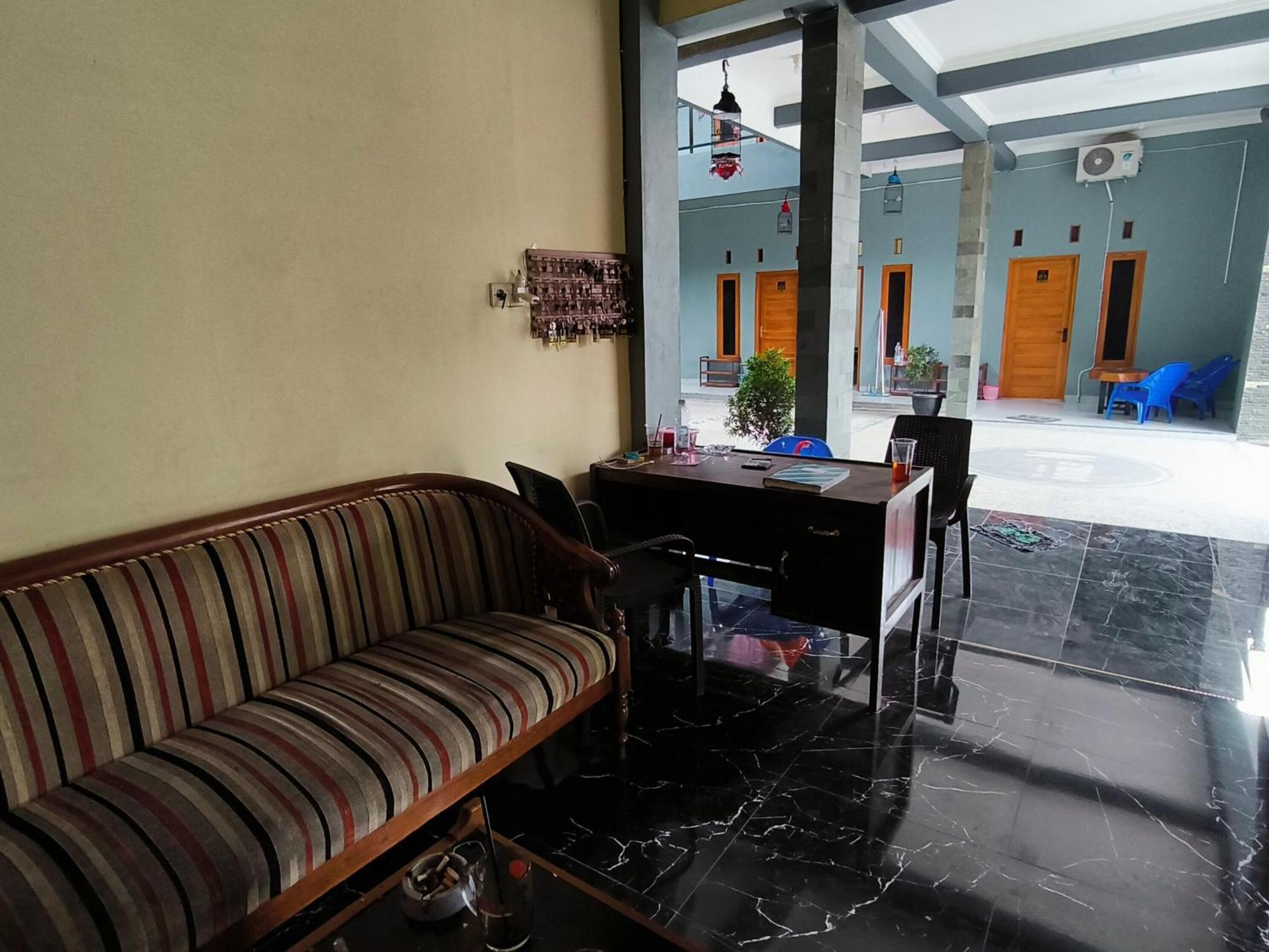 Nn Guesthouse Solo Екстериор снимка